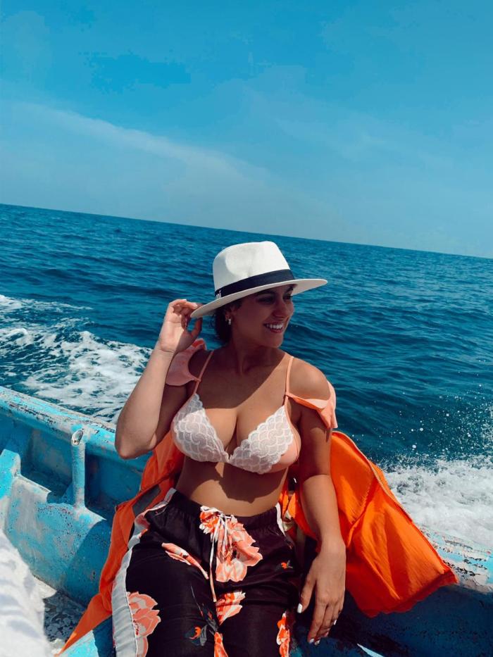 Disfrutando la ida en lancha